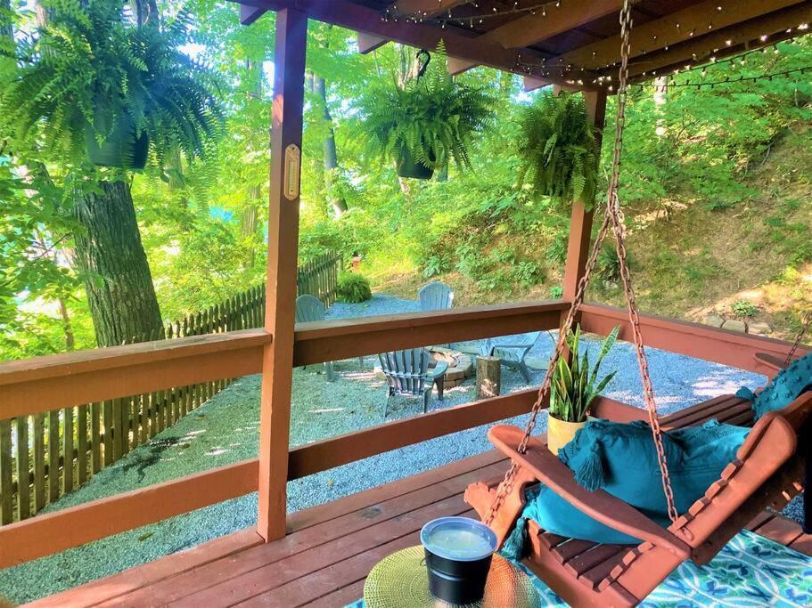 Апартаменты Hemlock Hideaway Мегги-Вэлли Экстерьер фото